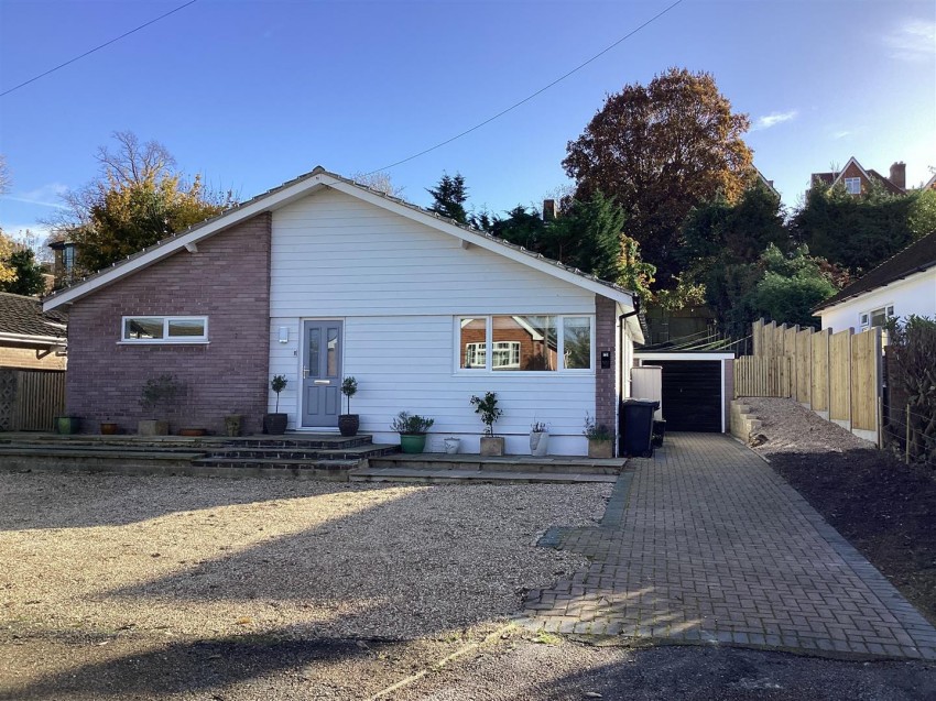 Images for 3 bed detached bungalow in College Avenue with planning permission for one bed annexe