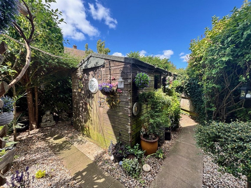 Images for Four Acres, East Malling, West Malling