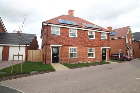 View Full Details for The Bartons, Staplehurst, Kent, TN12 0EF