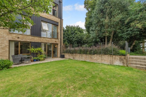 16 The Orpines, Wateringbury