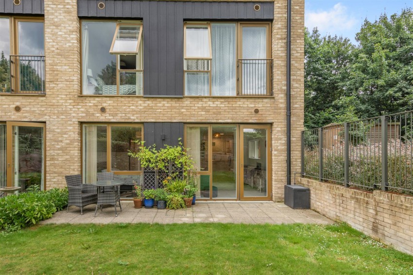 Images for 16 The Orpines, Wateringbury
