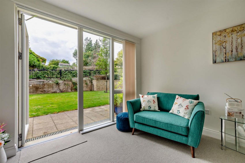 Images for 16 The Orpines, Wateringbury
