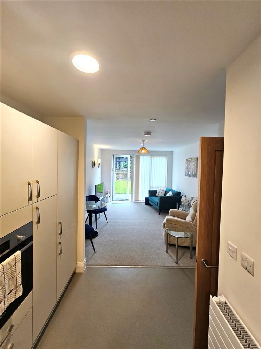 Images for 16 The Orpines, Wateringbury