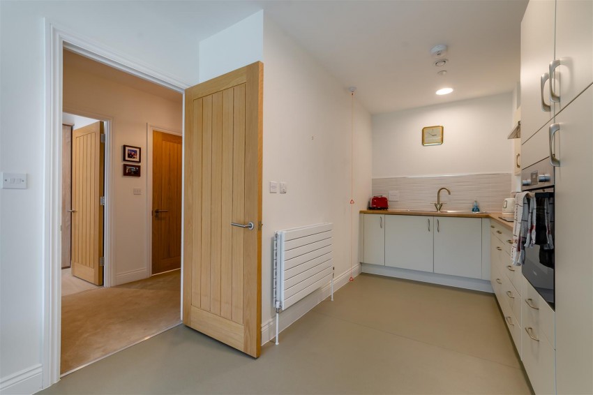 Images for 16 The Orpines, Wateringbury