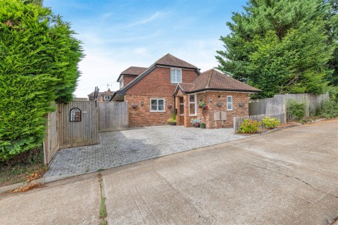 View Full Details for Courtlands, Teston, Maidstone