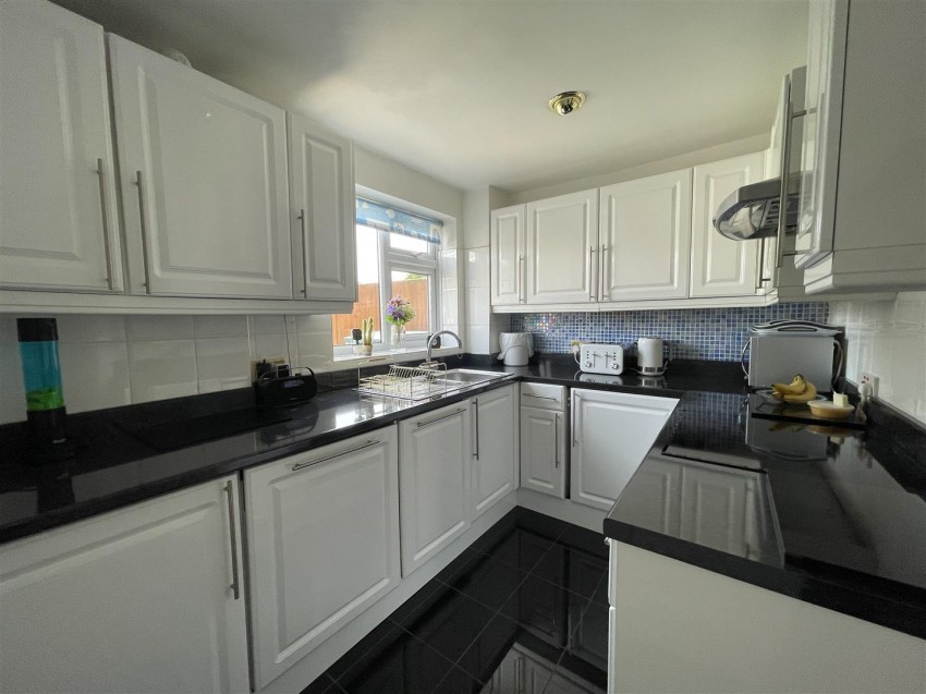Images for Baywell, Leybourne