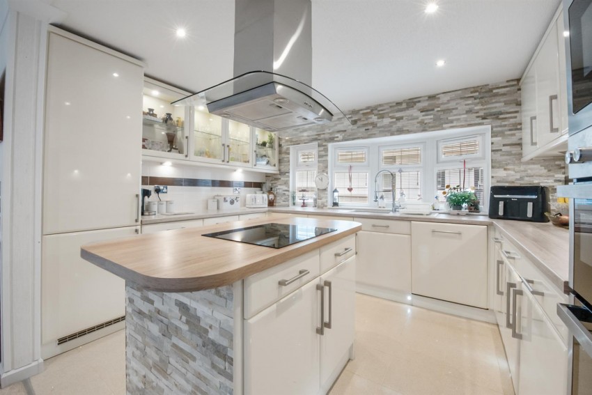 Images for Meadow View, Pilgrims Retreat, Harrietsham