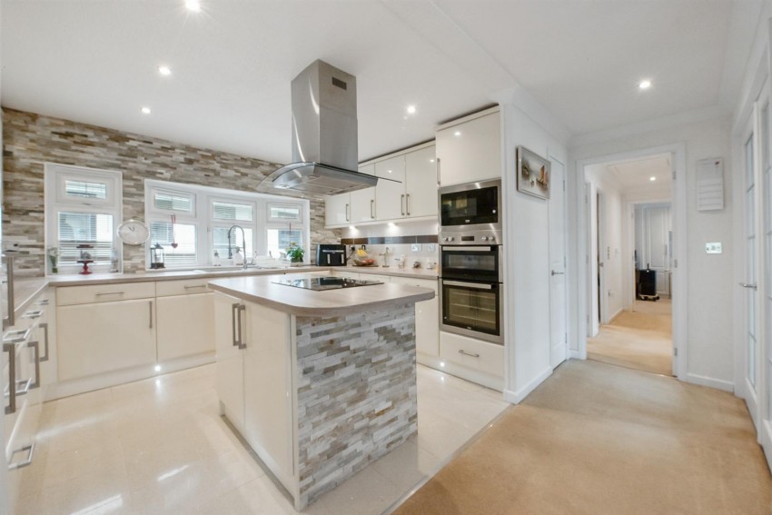 Images for Meadow View, Pilgrims Retreat, Harrietsham