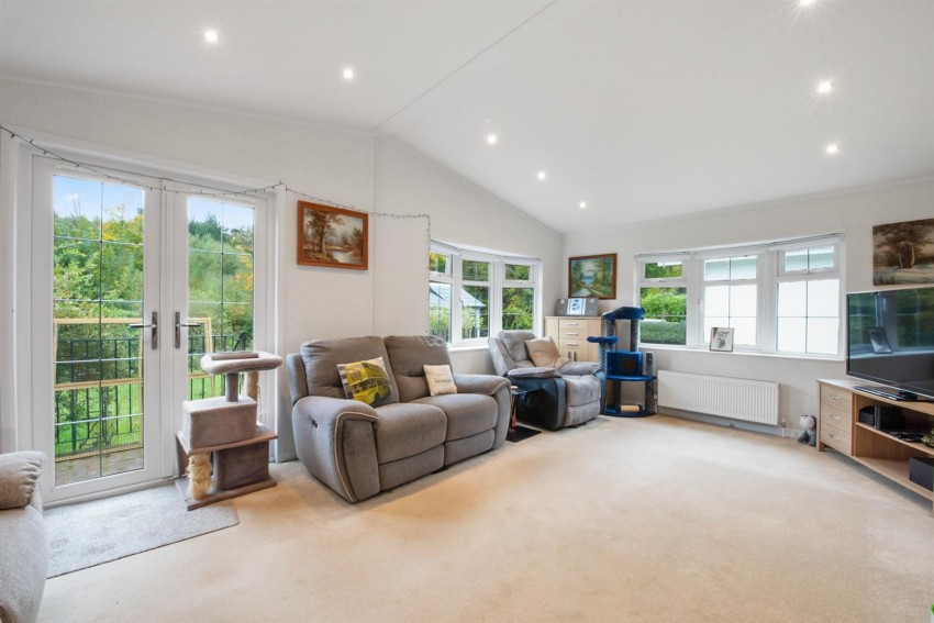 Images for Meadow View, Pilgrims Retreat, Harrietsham