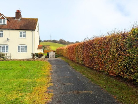 View Full Details for 3 Big Allington Farm Cottages, Pilgrims Way, Hollingbourne, Kent, ME17 1RD