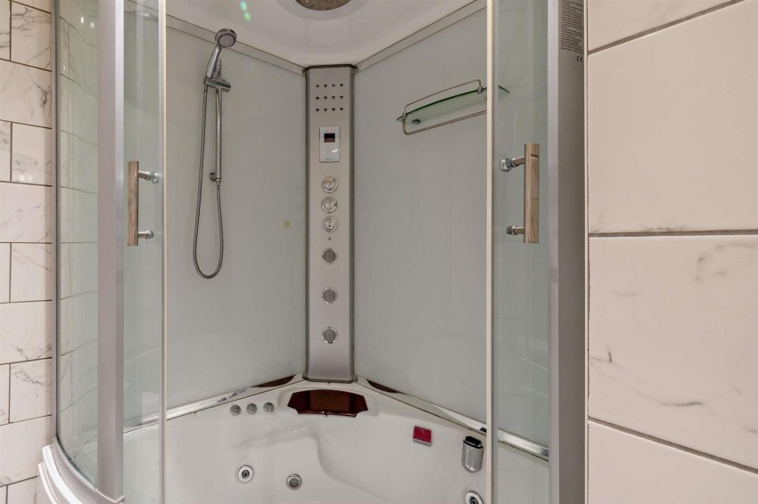 Images for Lunsford Lane, Larkfield, Aylesford