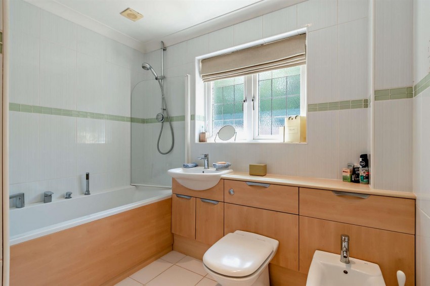 Images for Orchard Close, Langley